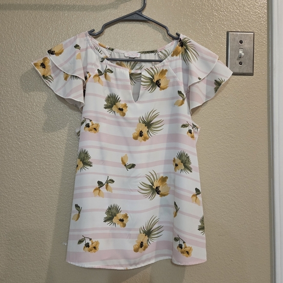 a'gaci Tops - A'Gaci Floral Striped White Pink Keyhole Flutter Sleeve Blouse Top size Medium